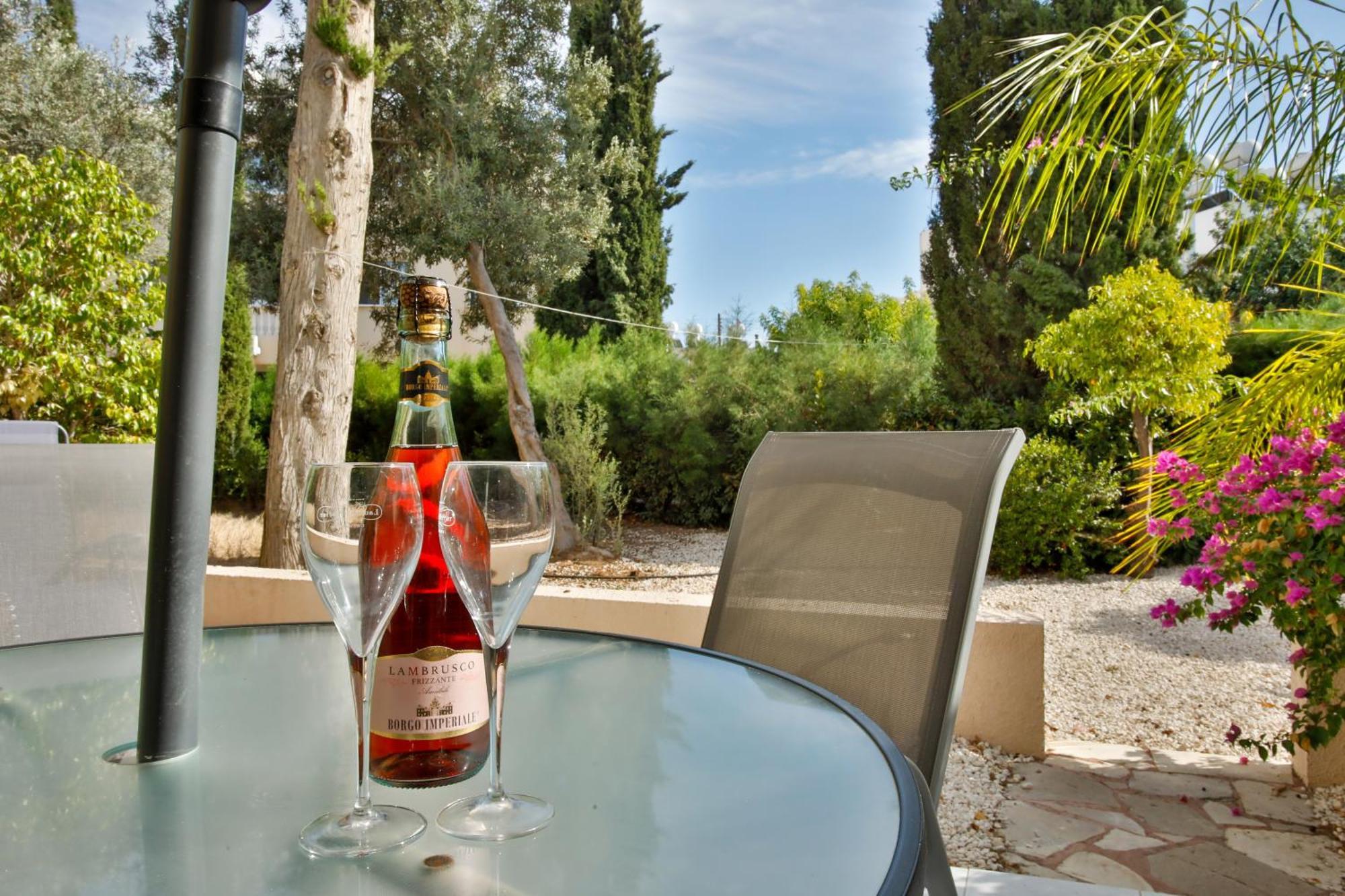 Casa Del Sol Townhouse In Iris Village Paphos Exterior foto